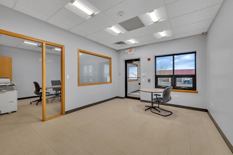 801 Brian Dr, Crest Hill, IL à louer - Photo intérieure - Image 3 de 21