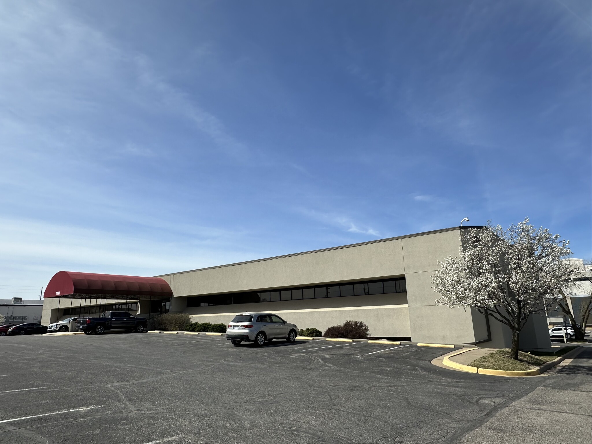 1431 S Bluffview St, Wichita, KS for lease Primary Photo- Image 1 of 11