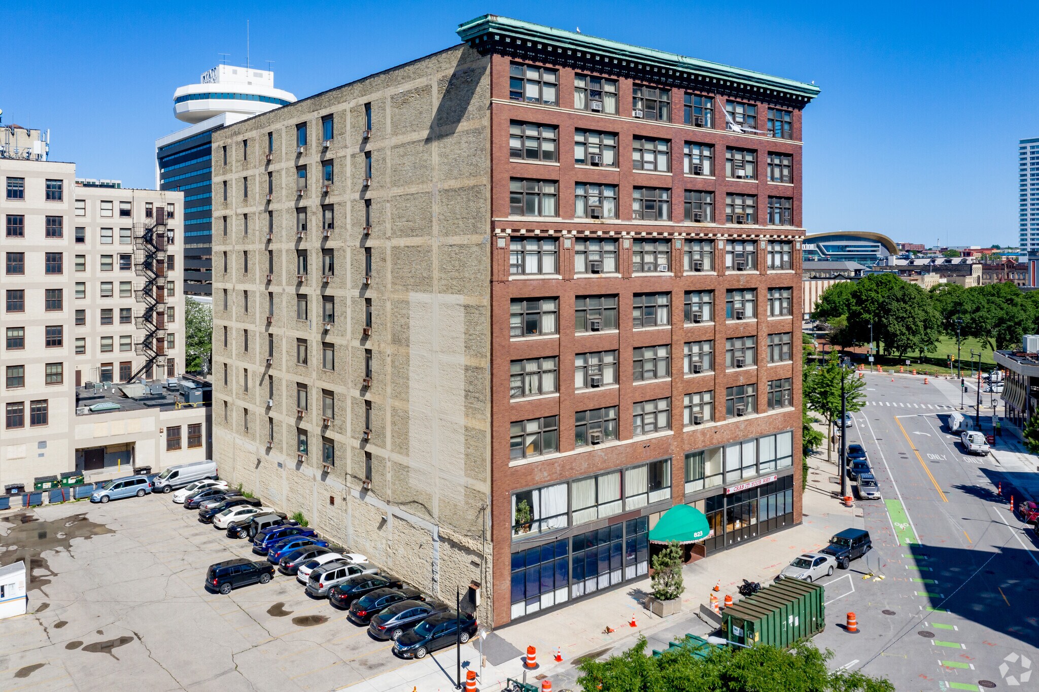 823 N 2nd St, Milwaukee, WI à louer Photo du bâtiment- Image 1 de 3