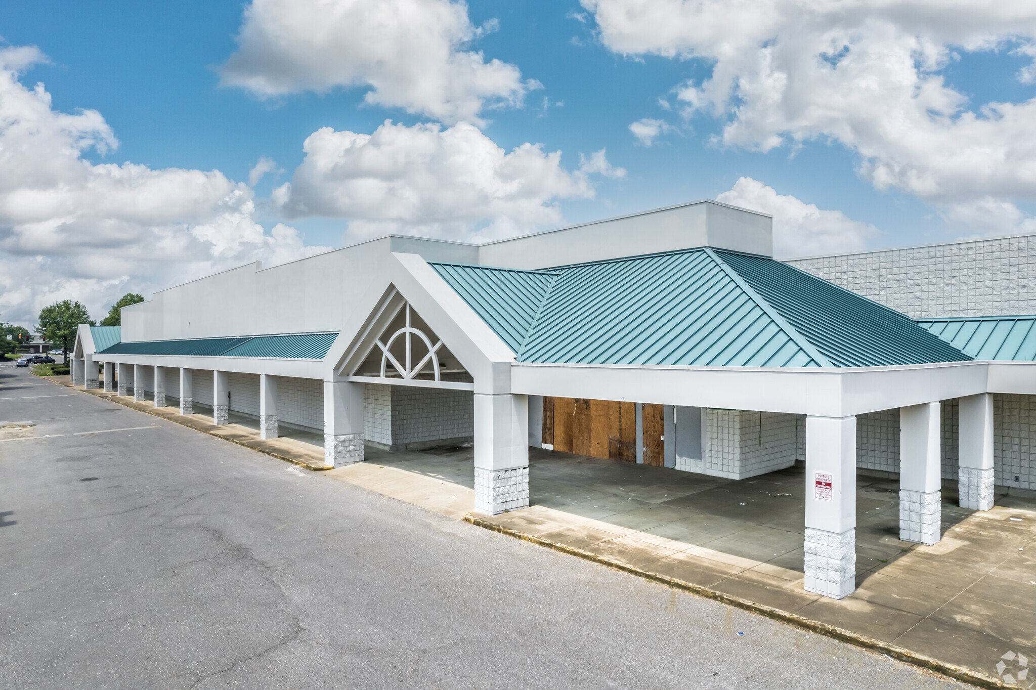 7060 Winchester Rd, Memphis, TN for sale Building Photo- Image 1 of 1