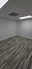 218-384 Wilshire Blvd, Casselberry, FL for lease Interior Photo- Image 2 of 5