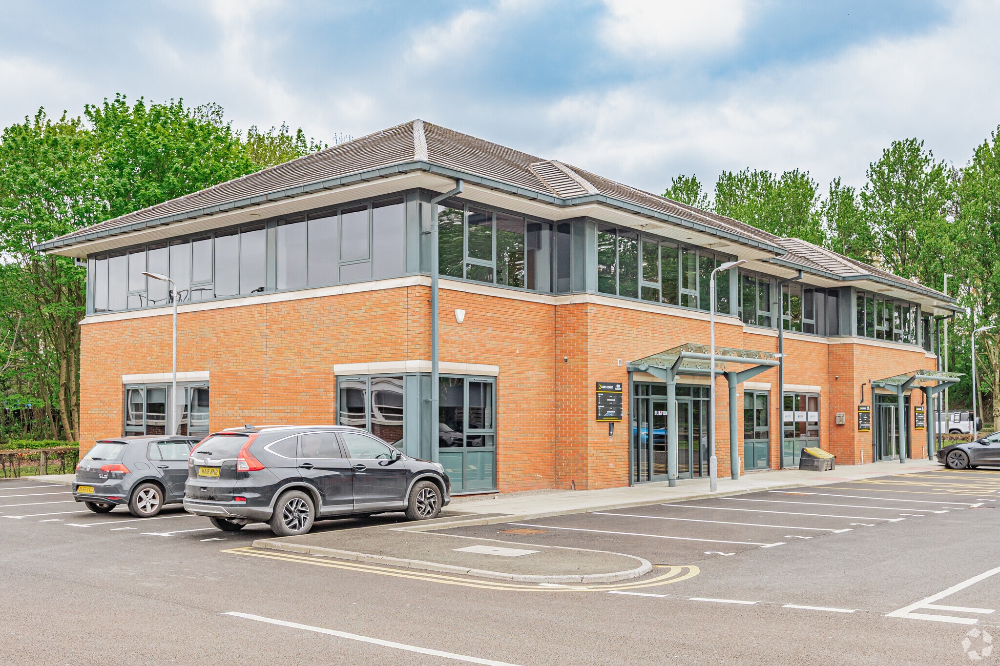 Earls Ct, Grangemouth for lease Primary Photo- Image 1 of 4