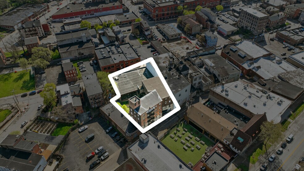 2025 Dunlap St, Cincinnati, OH à vendre - Photo du bâtiment - Image 2 de 73