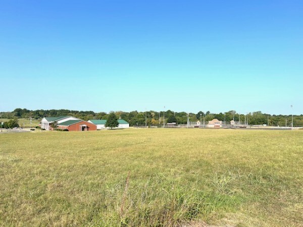 900 South Ellington Parkway, Lewisburg, TN à vendre - Photo du bâtiment - Image 2 de 8