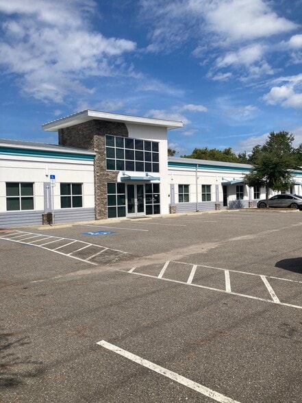 6637 Gunn Hwy, Tampa, FL for lease - Primary Photo - Image 1 of 27
