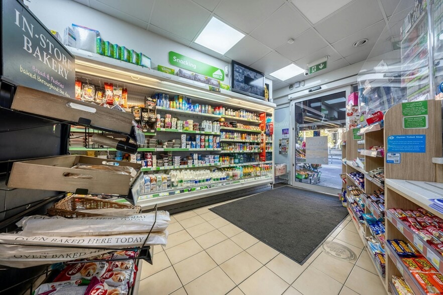 165-167 Haverstock Hl, London for lease - Building Photo - Image 3 of 11