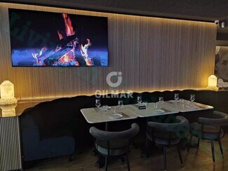 Plus de détails pour Multi-résidentiel à vendre