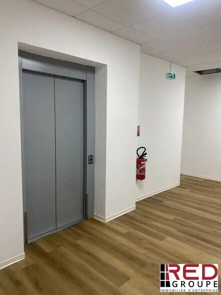 Bureau dans Aubagne à louer - Photo du bâtiment - Image 2 de 4