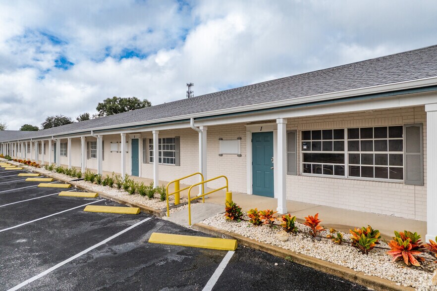 5622 Marine Pky, New Port Richey, FL à louer - Photo du bâtiment - Image 3 de 8