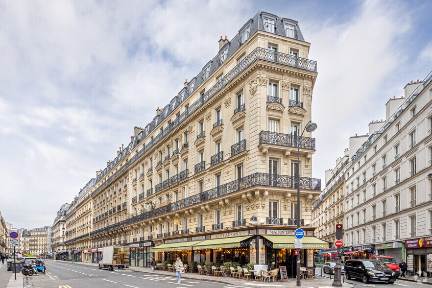 11 Rue De Châteaudun, Paris à louer - Photo du bâtiment - Image 2 de 9