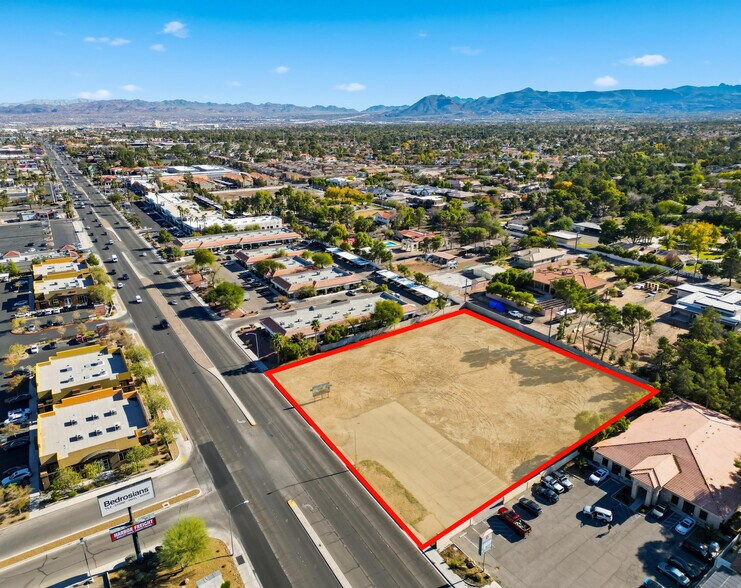 3611 E Sunset Rd, Las Vegas, NV à vendre - Photo du bâtiment - Image 2 de 11