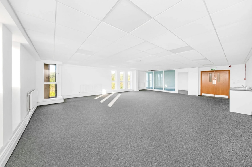 Horsecroft Rd, Washington for lease - Interior Photo - Image 3 of 7