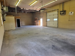 704 S Metcalf Rd, Louisburg, KS for lease Interior Photo- Image 2 of 12