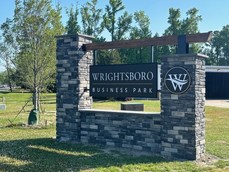 2724 Castle Hayne Rd, Wilmington, NC for lease - Building Photo - Image 3 of 7