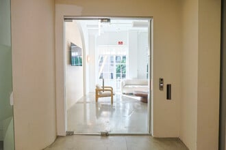 127 E 9th St, Los Angeles, CA for lease Interior Photo- Image 1 of 10