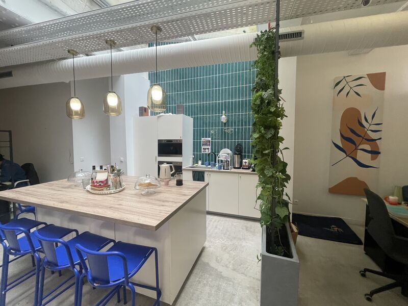 Office in Bordeaux for lease Interior Photo- Image 1 of 6