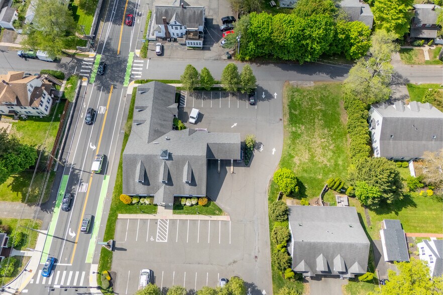 460 Newton St, South Hadley, MA à louer - Photo du bâtiment - Image 3 de 18