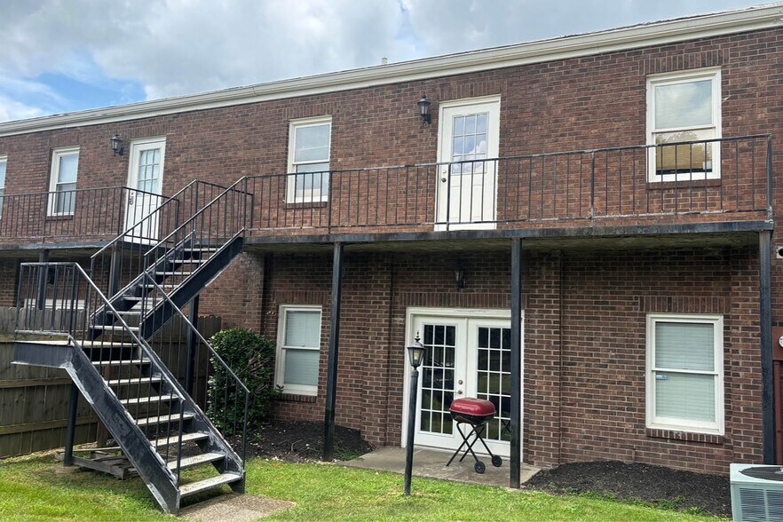 10323-10331 Linn Station Rd, Louisville, KY for sale - Building Photo - Image 2 of 4
