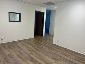 15300 Ventura Blvd, Sherman Oaks, CA for lease Interior Photo- Image 1 of 4