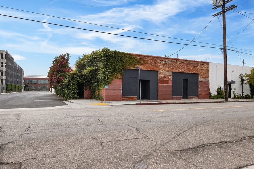 802 Mateo St, Los Angeles, CA for sale - Building Photo - Image 3 of 23