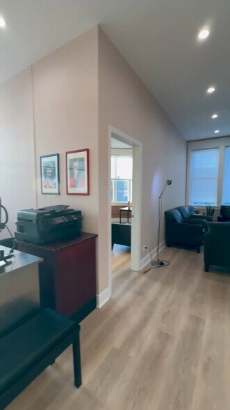 4764-4774 N Lincoln Ave, Chicago, IL à louer - Vidéo sur l’inscription commerciale - Image 2 de 11