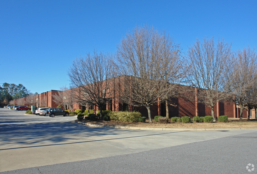 2875 N Berkeley Lake Rd NW, Duluth, GA for lease - Primary Photo - Image 1 of 5