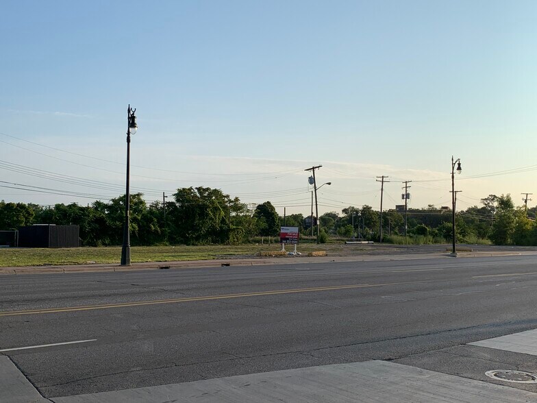 9430 Michigan Ave, Detroit, MI à vendre - Photo du bâtiment - Image 2 de 5