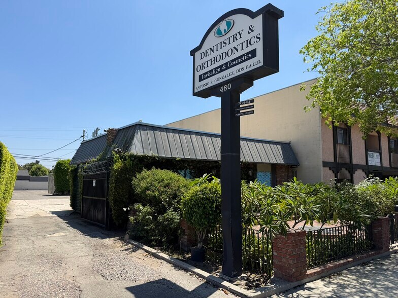 480 S Rosemead Blvd, Pasadena, CA à vendre - Photo principale - Image 1 de 67