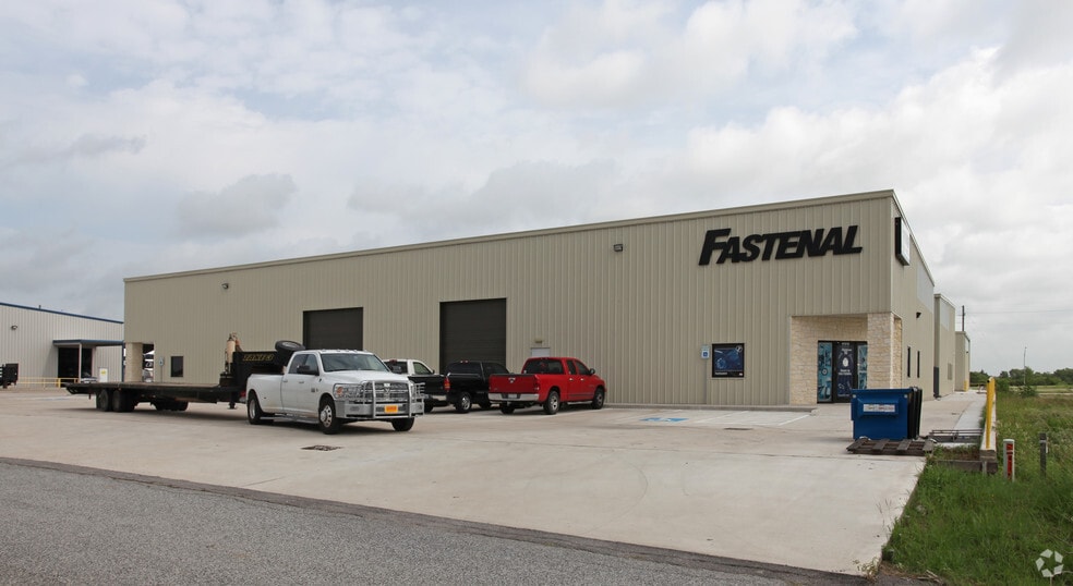 41212 Park 290 Dr, Waller, TX à louer - Photo du bâtiment - Image 3 de 3