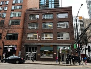 201 E Ohio St, Chicago, IL à louer Photo du bâtiment- Image 1 de 7