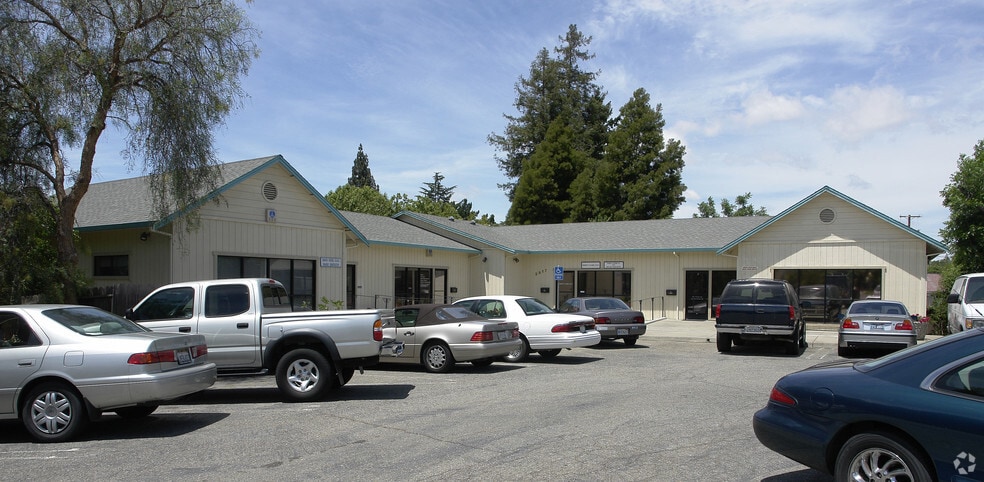 2917 Salvio St, Concord, CA à louer - Photo du bâtiment - Image 2 de 4