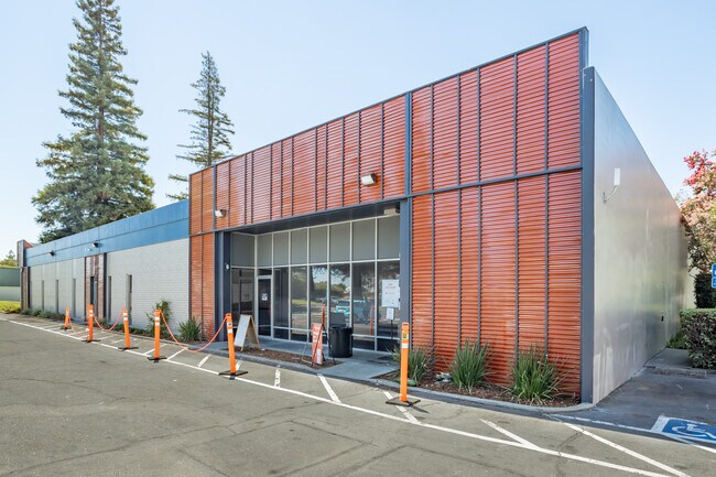 Plus de détails pour 1803 Tribute Rd, Sacramento, CA - Flex à vendre