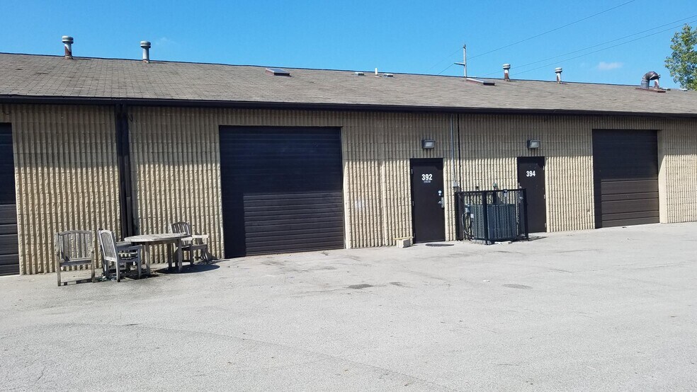 416 Morrison Rd, Columbus, OH à louer - Photo du bâtiment - Image 3 de 4