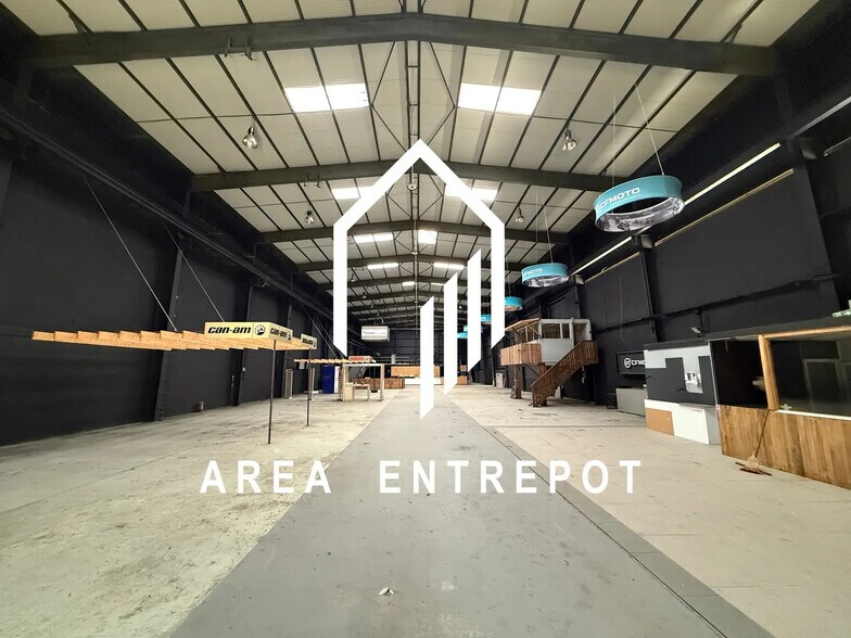 Industrial in Aubagne for lease - Building Photo - Image 2 of 9