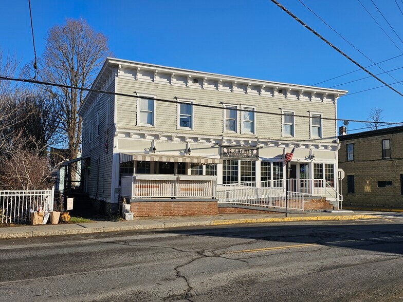 94 Main st, Philmont, NY à vendre - Photo du bâtiment - Image 2 de 9