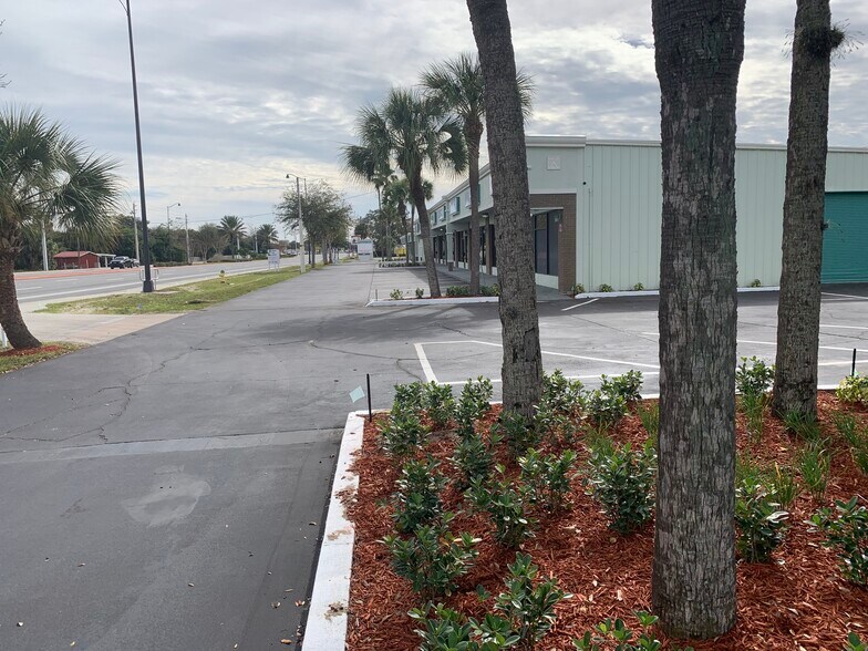 1503-1559 N Cocoa Blvd, Cocoa, FL à louer - Photo du bâtiment - Image 2 de 4