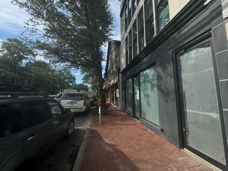 65 Middle Neck Rd, Great Neck, NY for lease - Building Photo - Image 2 of 6