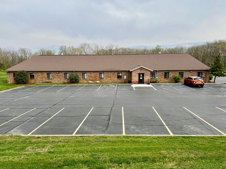 108 N Hospital Dr, Fulton, MO for sale - Primary Photo - Image 2 of 10