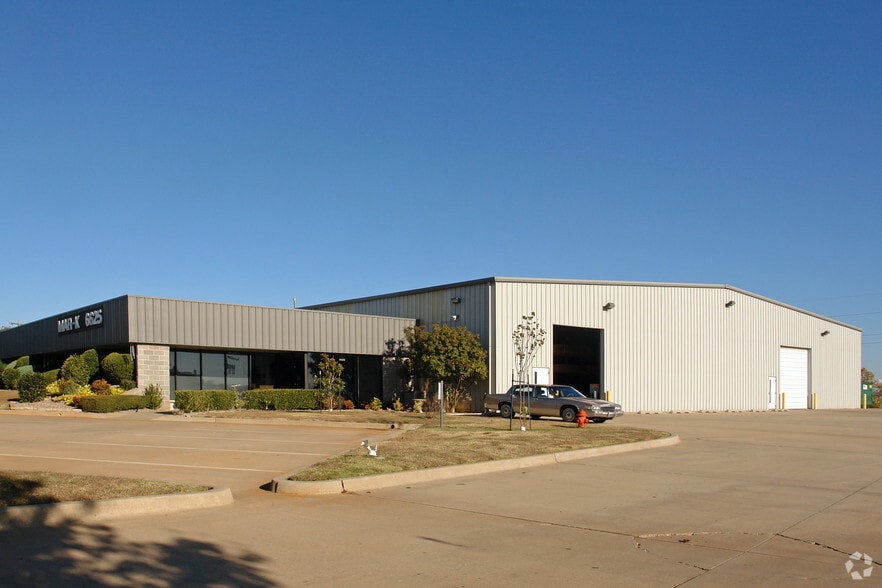 Industrial Investment - OKC portfolio of 2 properties for sale on LoopNet.ca - Primary Photo - Image 2 of 11