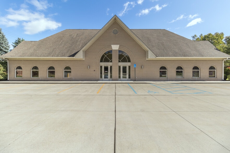 33 Hiram St, Lake Orion, MI for sale - Building Photo - Image 1 of 33