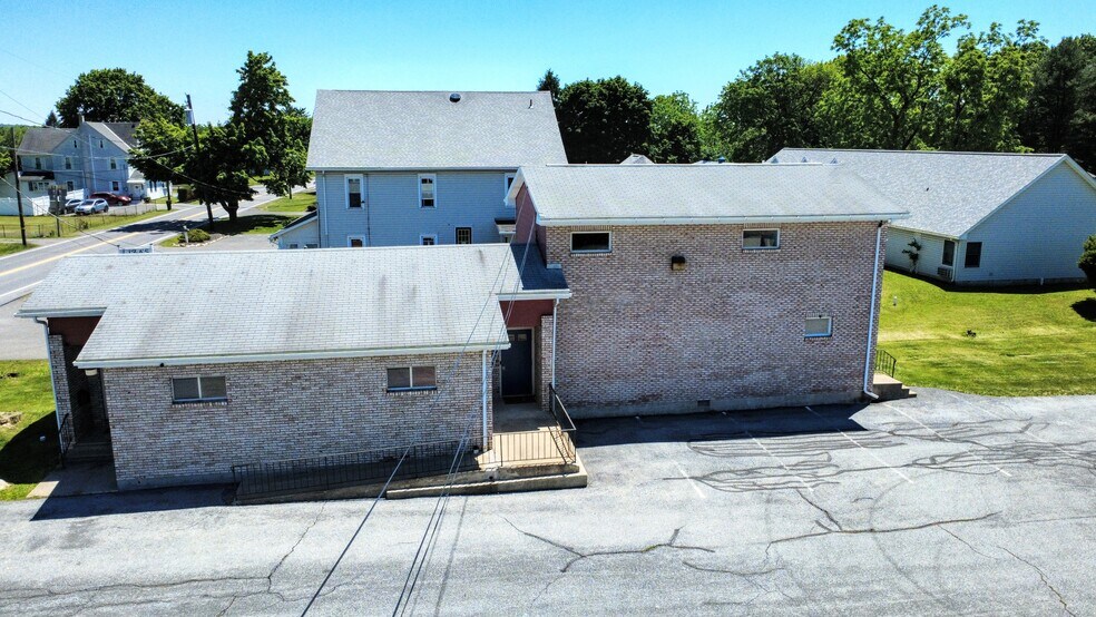 1365 Blue Mountain Dr, Danielsville, PA à vendre - Photo du bâtiment - Image 2 de 27