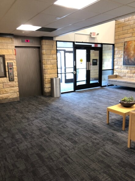 6600 City West Pky, Eden Prairie, MN for lease - Interior Photo - Image 3 of 6