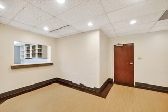 5445-5601 Loch Raven Blvd, Baltimore, MD for lease Interior Photo- Image 2 of 12