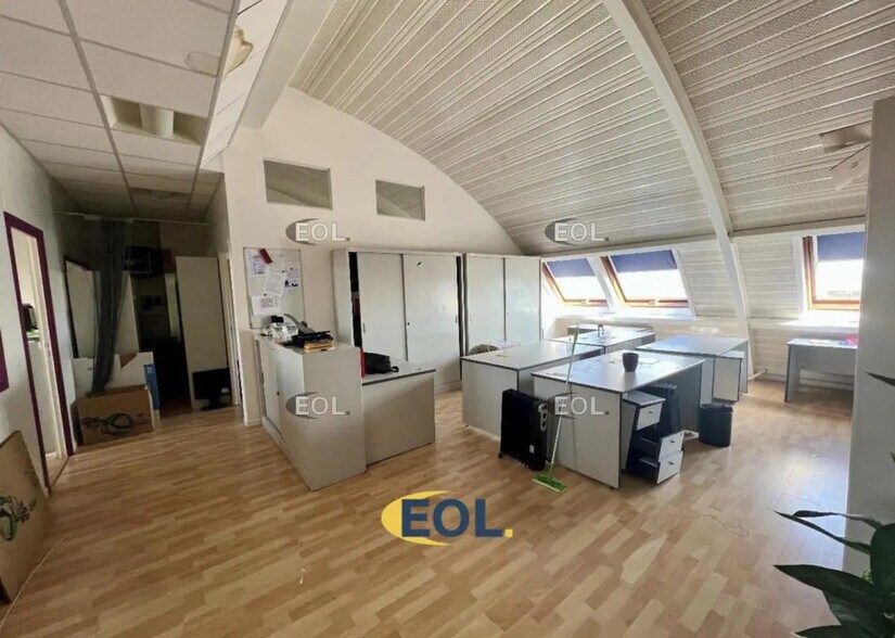 Bureau dans Saint-Ouen-sur-Seine à louer - Photo intérieure - Image 1 de 16