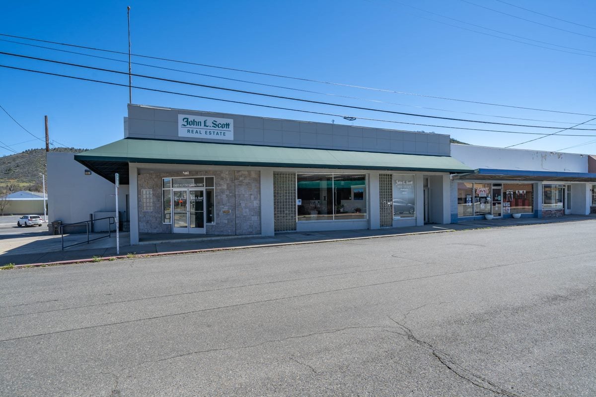 304-308 S Broadway St, Yreka, CA à vendre Photo principale- Image 1 de 2