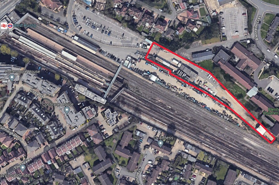 Ickenham Rd, Ruislip à louer - Photo du bâtiment - Image 2 de 7
