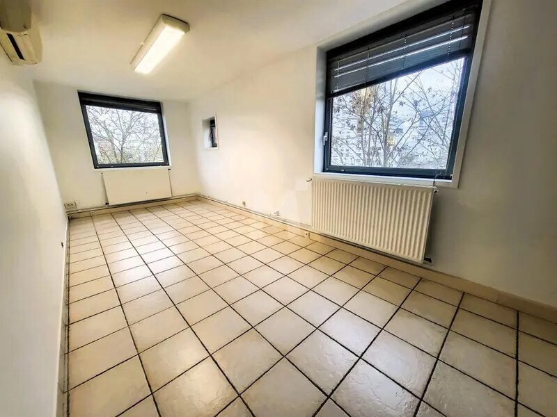 Office in Évry-Courcouronnes for lease Interior Photo- Image 1 of 6