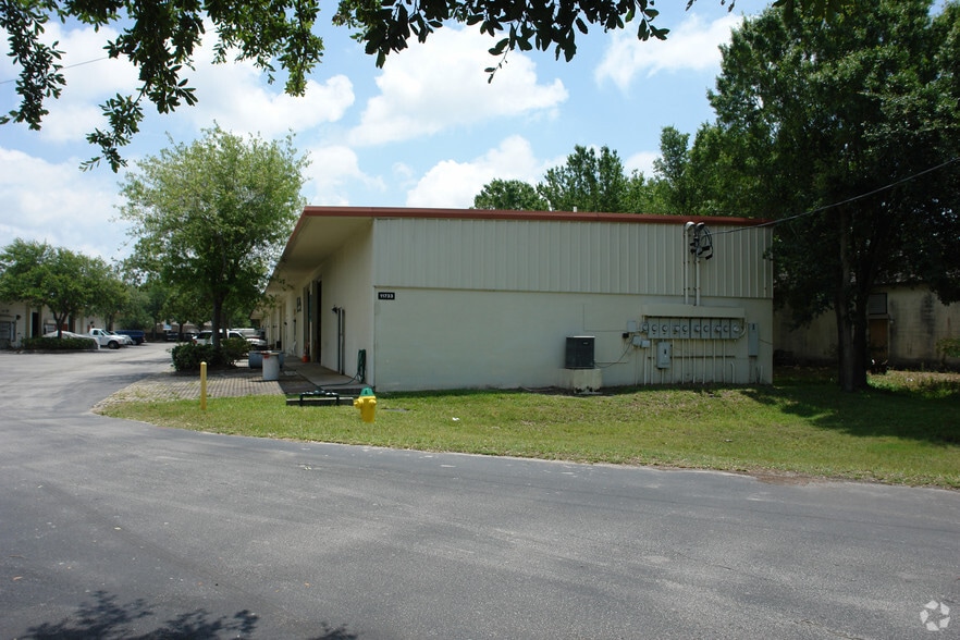 11733 66th St N, Largo, FL for lease - Building Photo - Image 3 of 4
