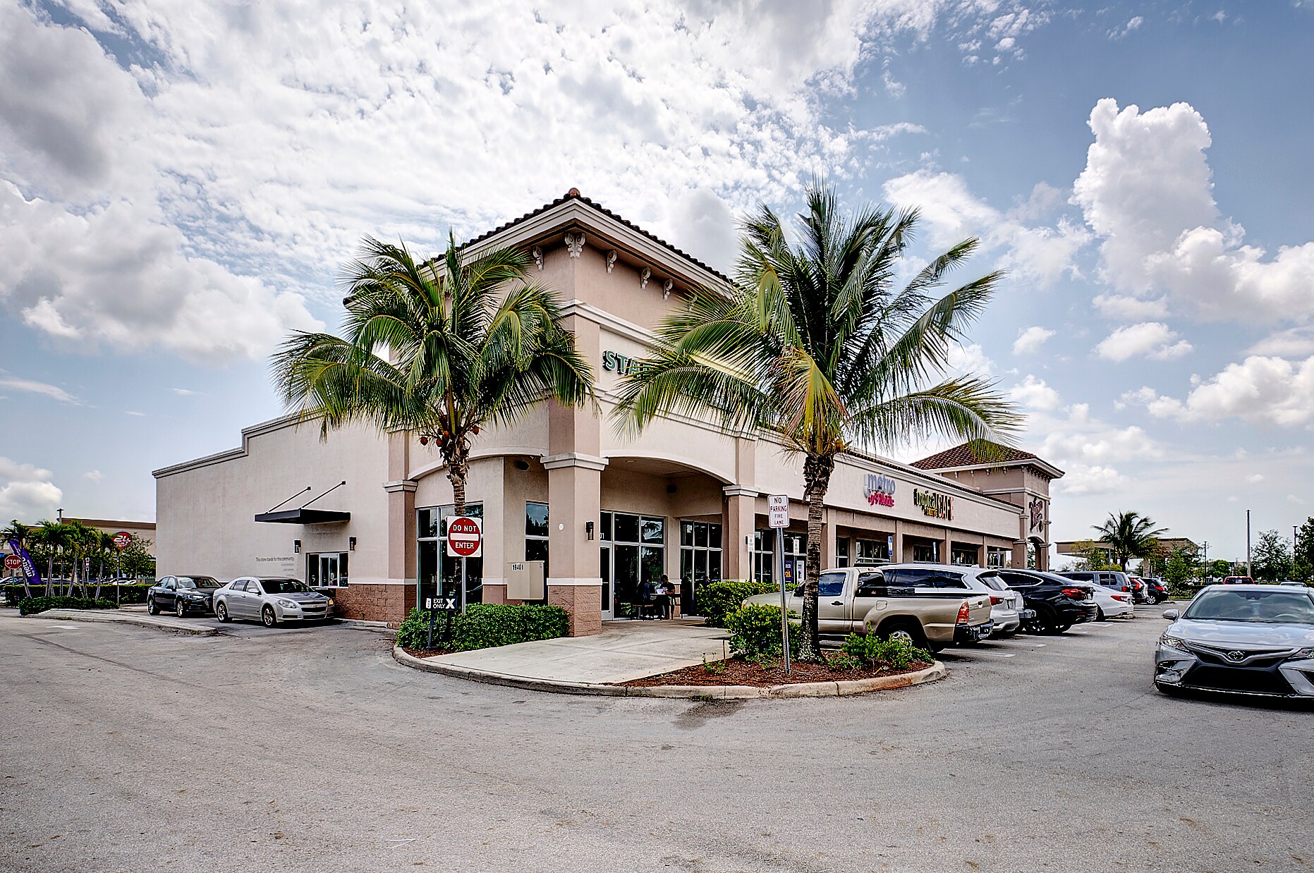 19401 NW 27th Ave, Miami Gardens, FL à vendre Photo du bâtiment- Image 1 de 16
