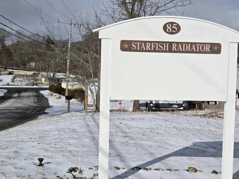 85 Rayber Rd, Orleans, MA à vendre - Photo du bâtiment - Image 2 de 14